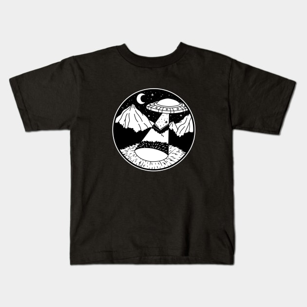 Alien ship Kids T-Shirt by Dracuria